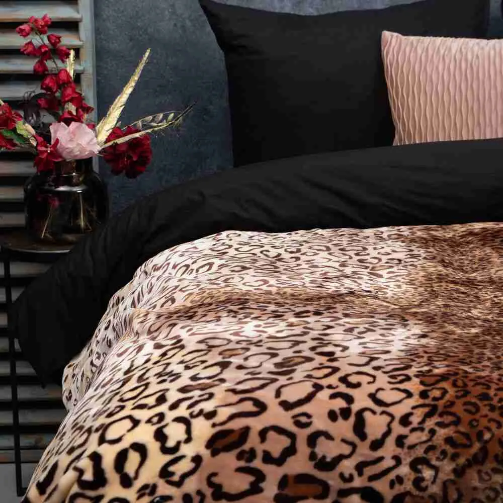 Sleeptime-Embossed-Panther-Taupe-Deken-1