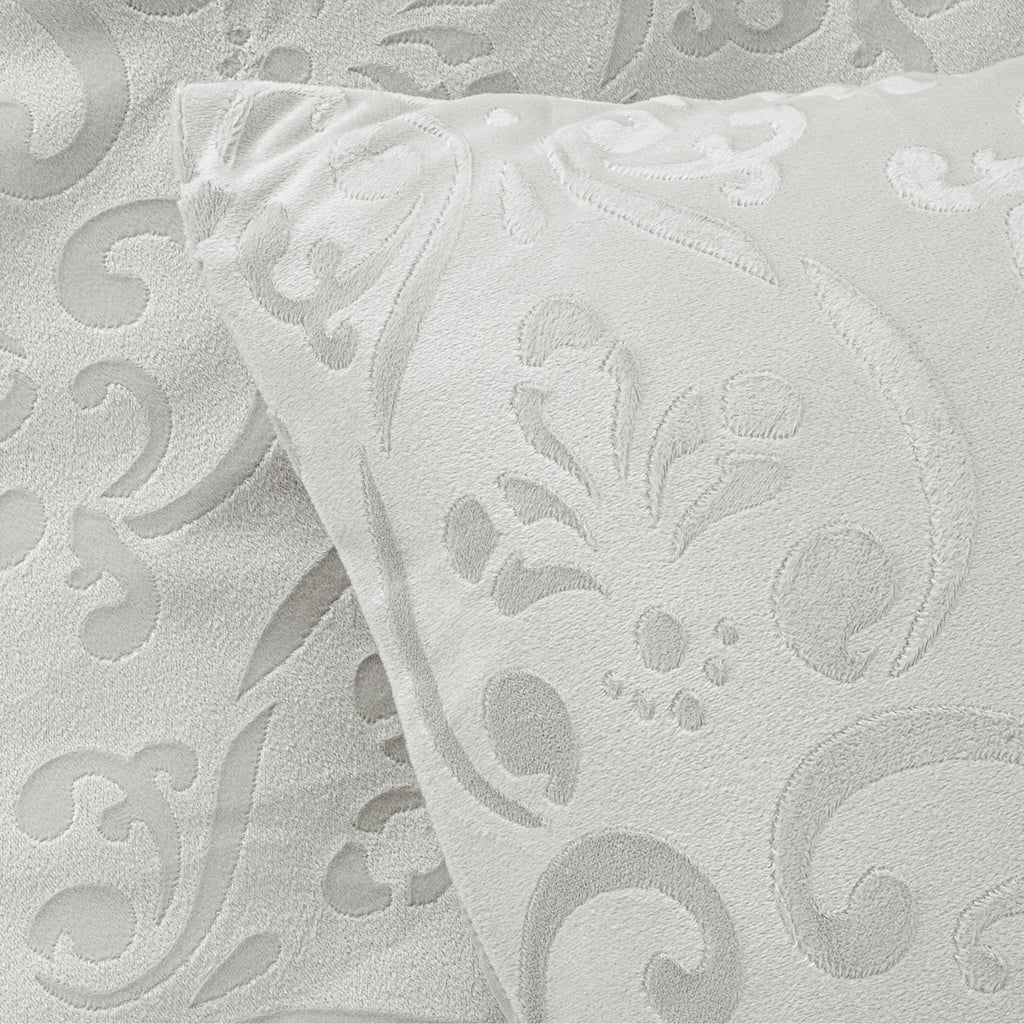 WHITE3