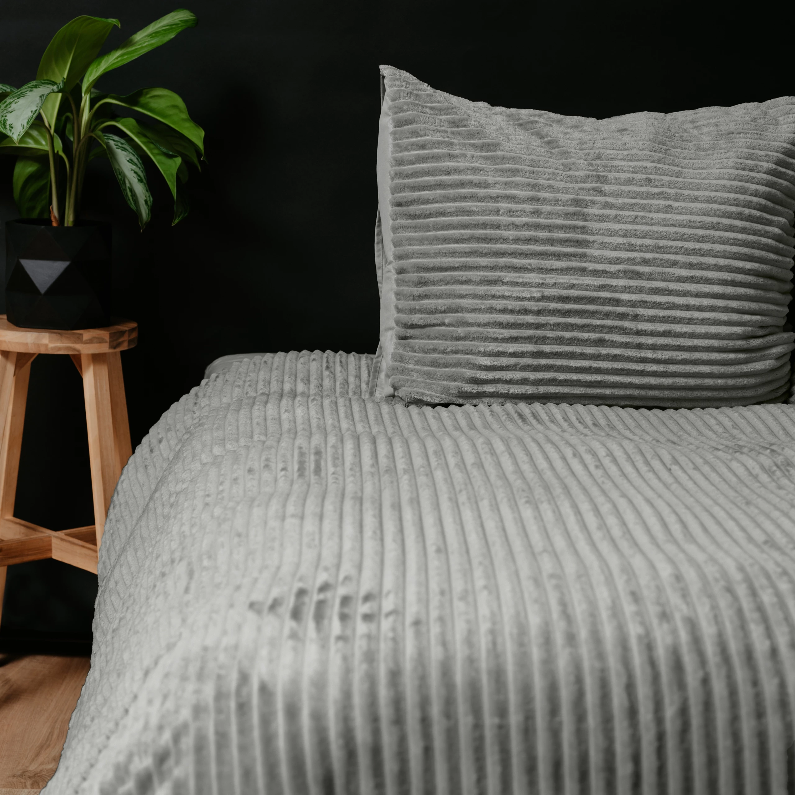 rib_teddy_grey_4_2560px