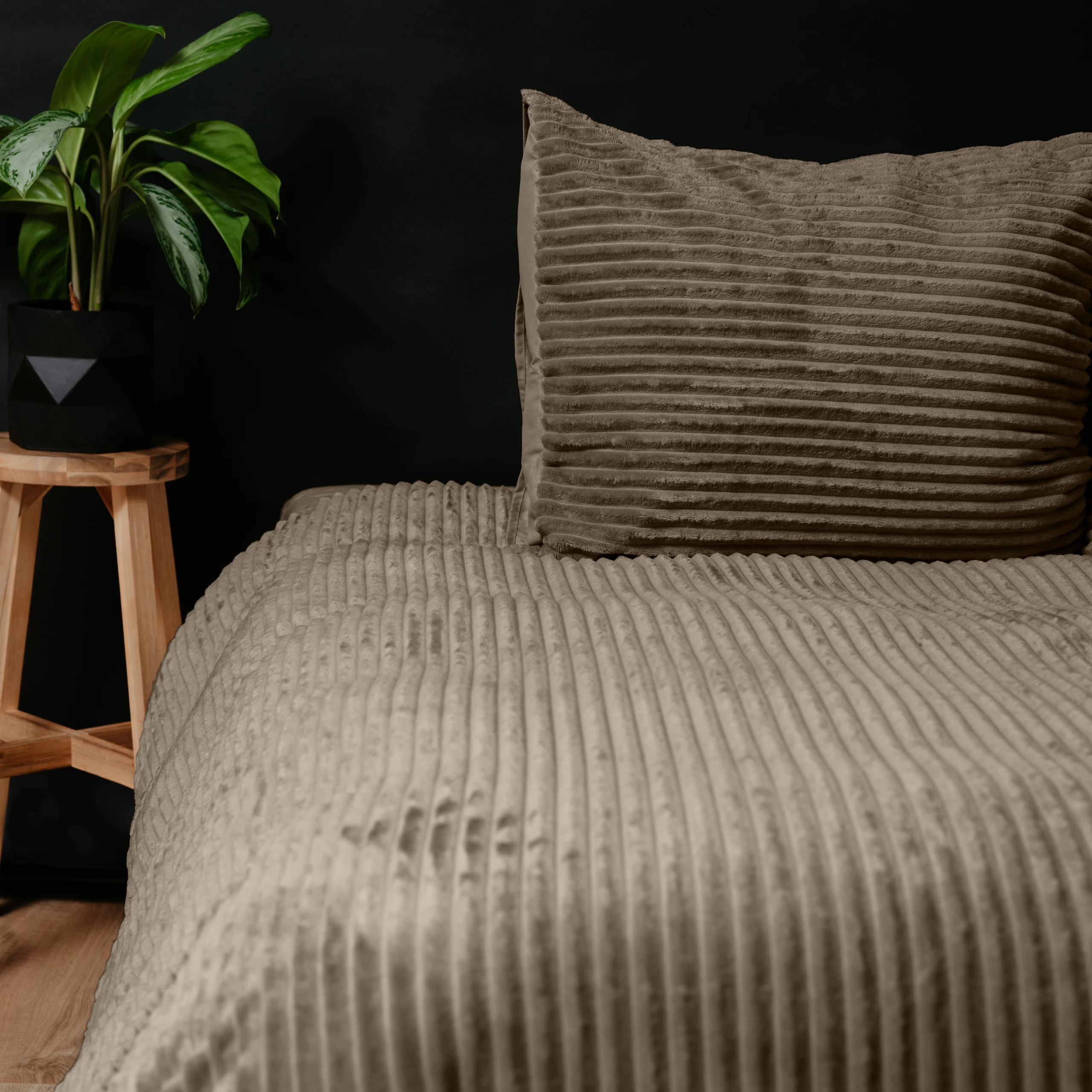 rib_teddy_taupe_4_2560px