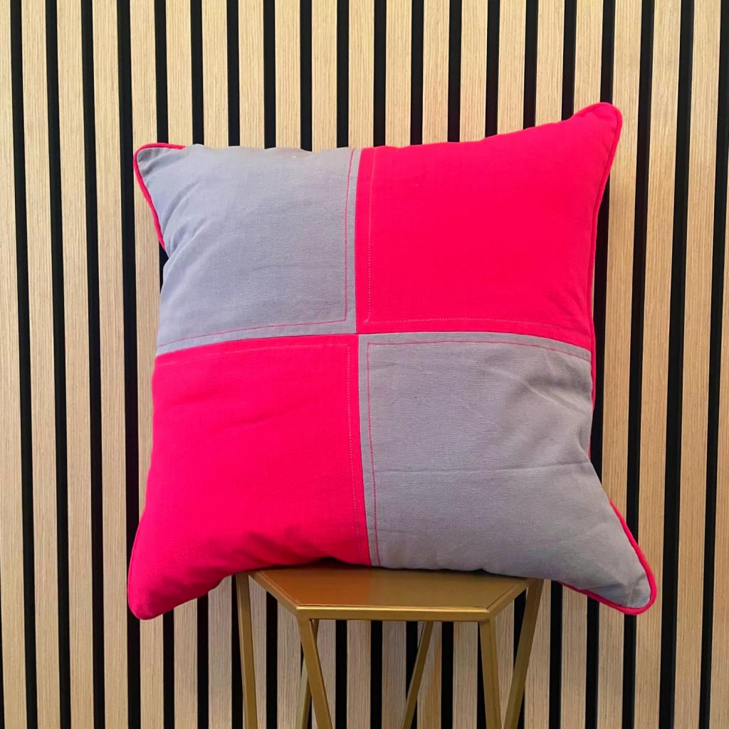 UKRASNI JASTUK PINK-GRAY