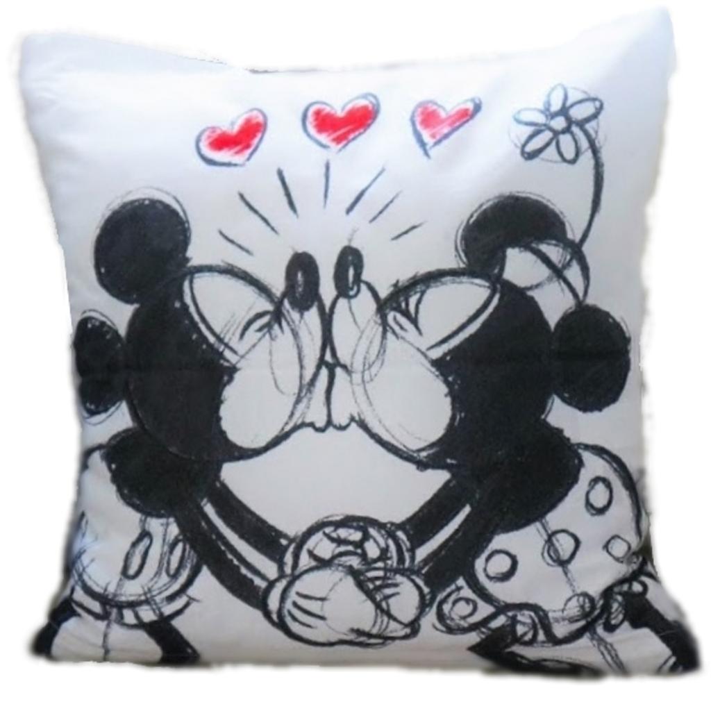 UKRASNI JASTUK MICKEY&MINNIE KISS
