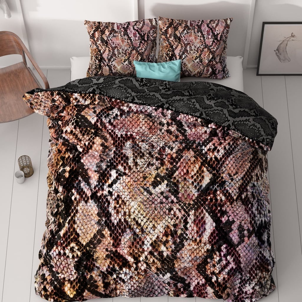 POSTELJINA SATEN MARTINA BLACK 